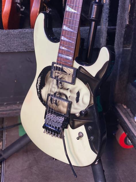 phil collen bela lugosi guitar|vivian campbell guitar rig.